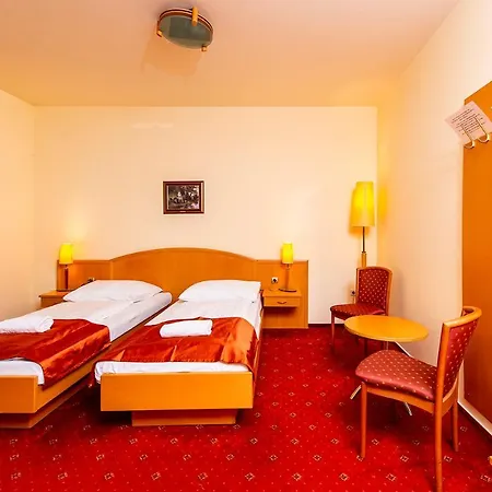 Ξενοδοχείο Gastland M0 & Conference Center 3*