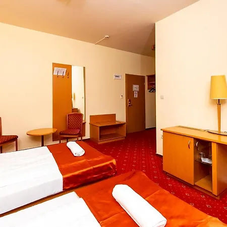 Hotel Gastland M0 & Conference Center 3*