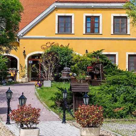 Gastland M0 & Conference Center