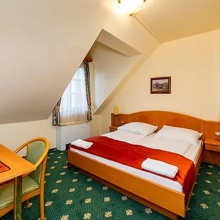 Gastland M0 & Conference Center Hotel 3*