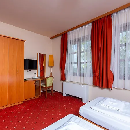 Gastland M0 & Conference Center 3*