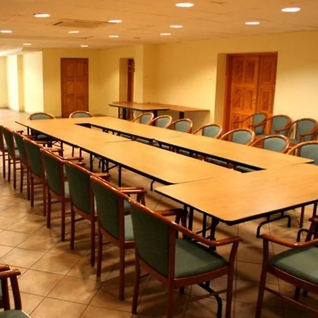 Hotel Gastland M0 & Conference Center 3*