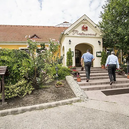 Hotel Gastland M0 & Conference Center