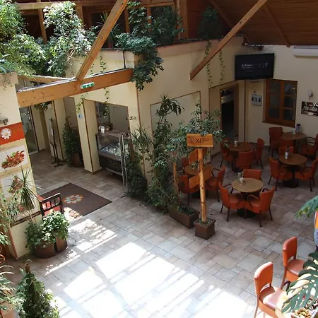 Gastland M0 & Conference Center Hotel 3*