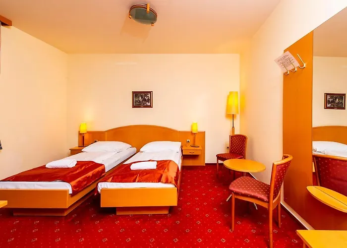 Szálloda Gastland M0 & Conference Center 3*